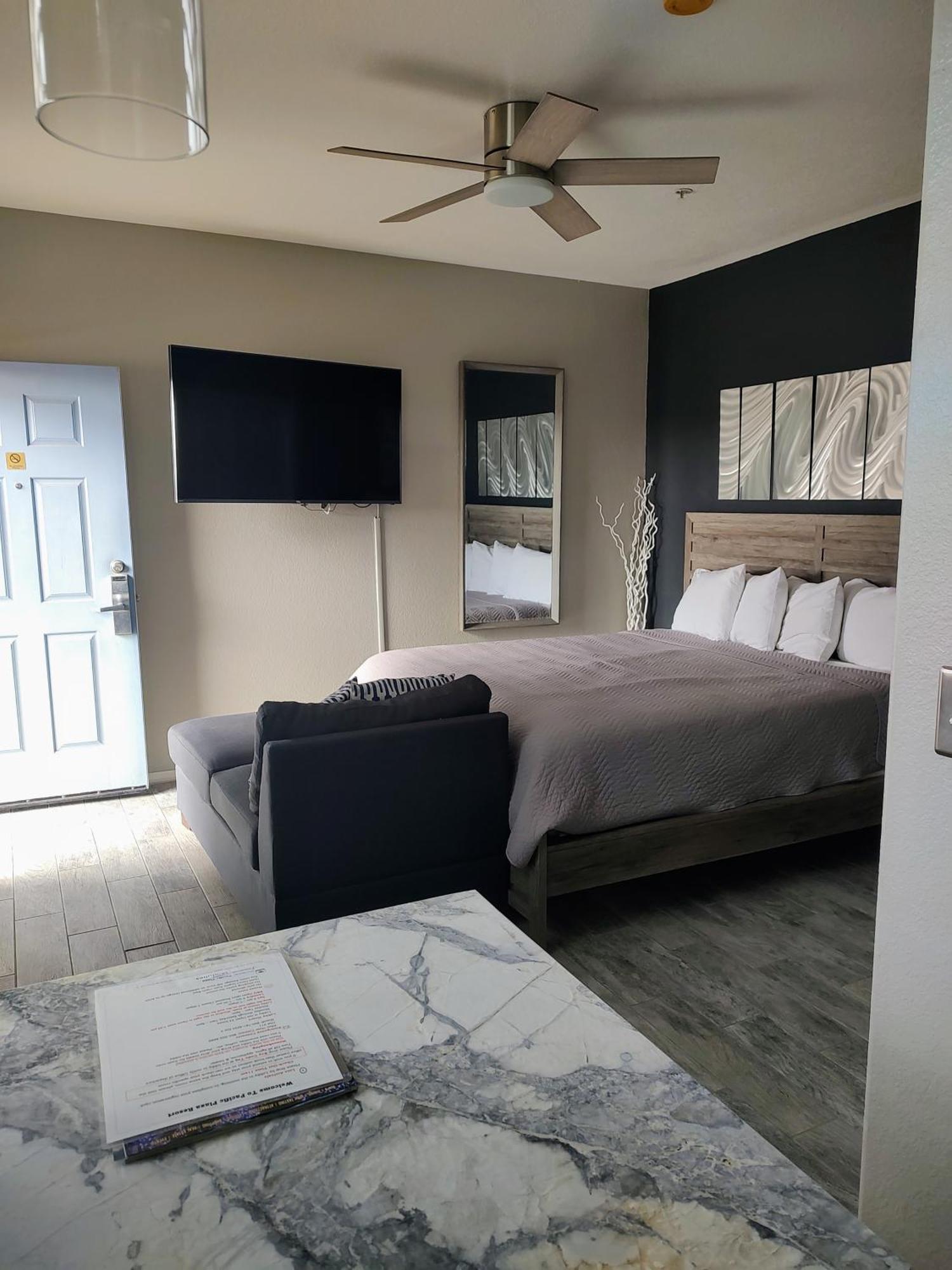 Pacific Plaza Inn 3*